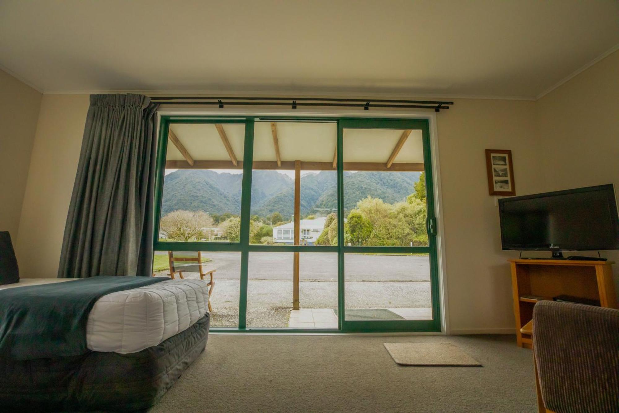 Rainforest Motel Fox Glacier Exteriér fotografie
